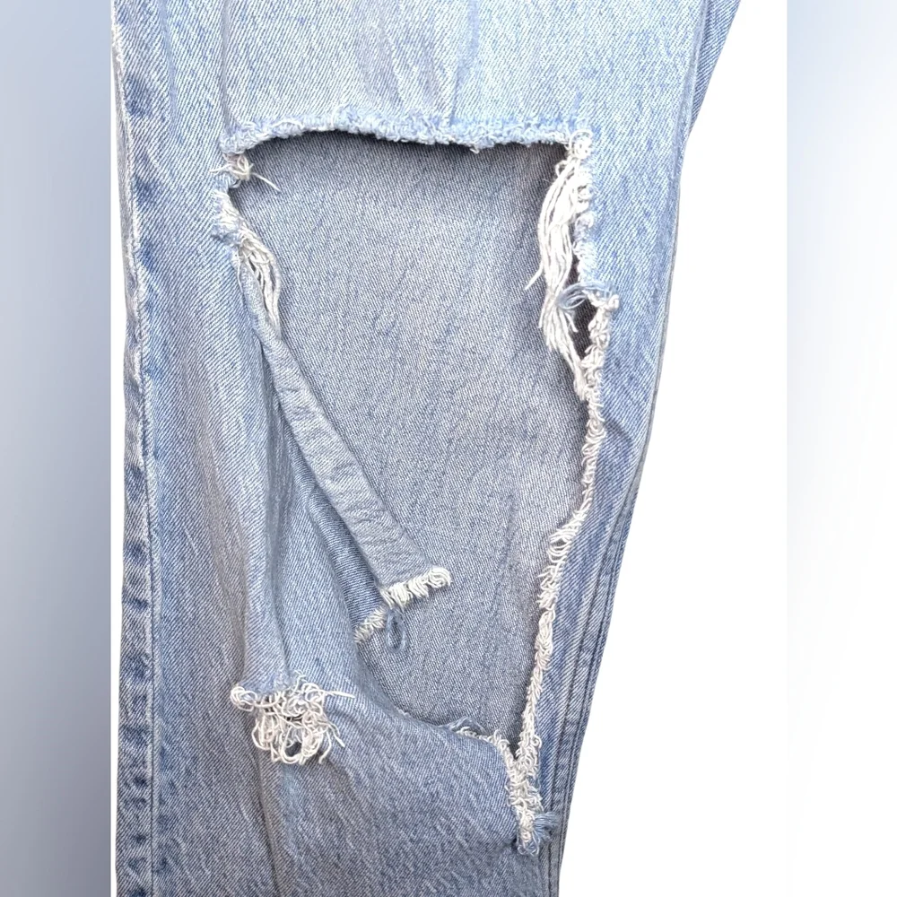 Abercrombie & Fitch Jeans Size 28/6 90s Straight Leg Ultra High Rise Distressed